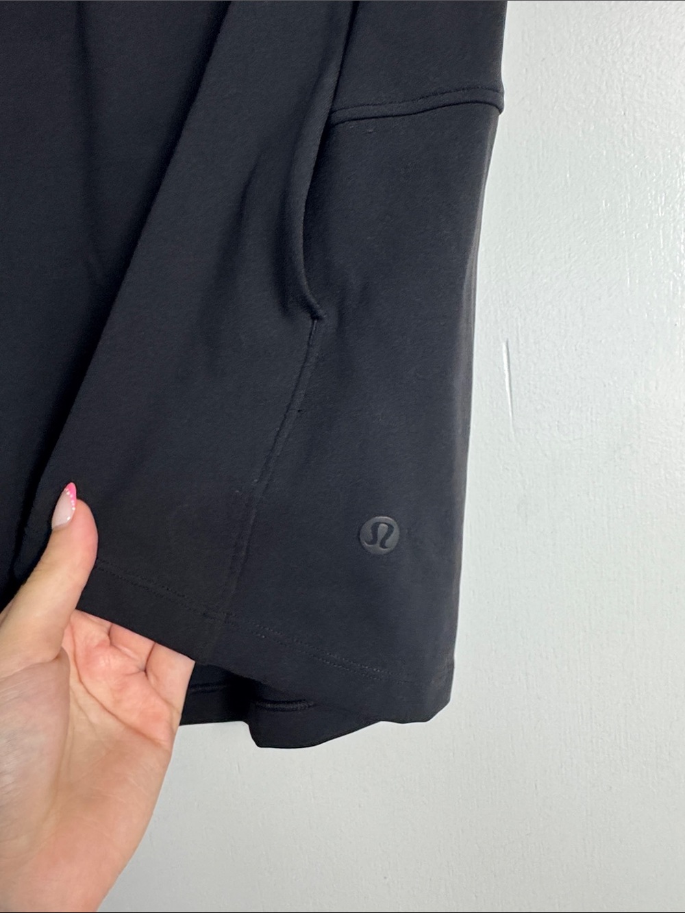 Lululemon On The Fly Short Black Size 12 - Picture 3 of 7